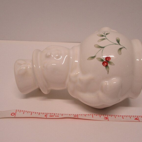 NEW! Pfaltzgraff Winterberry Figural Salt & Pepper Shakers - Mr & Mrs Snowman - Picture 15 of 15